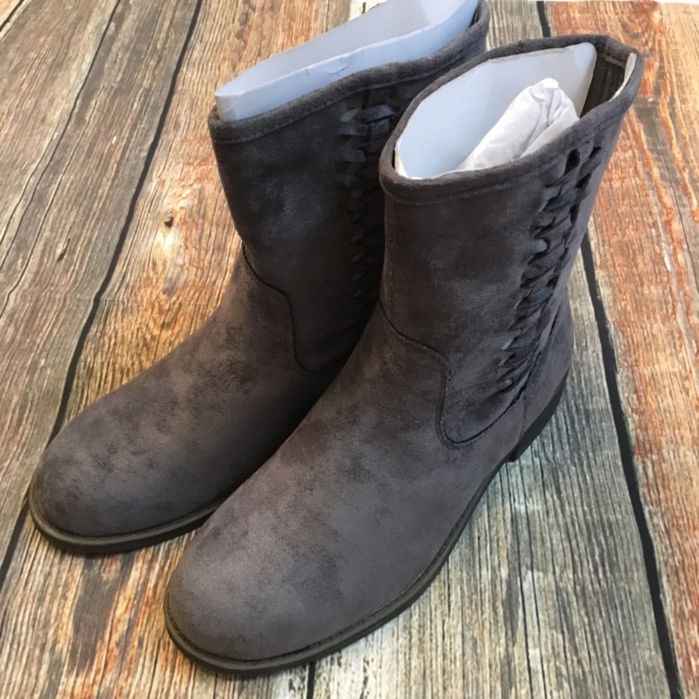Dolce by Mojo Moxy | Jody Bootie Gray Suede Boots - Picture 6 of 8